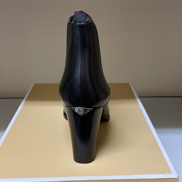 NIB $139 Michael Kors Lottie Black Leather Block Heel Booties - Picture 3 of 6